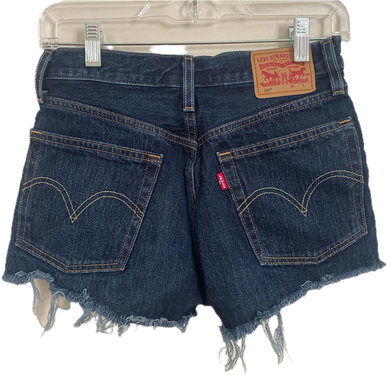 Levi's dark denim shorts

Size 24 100%...